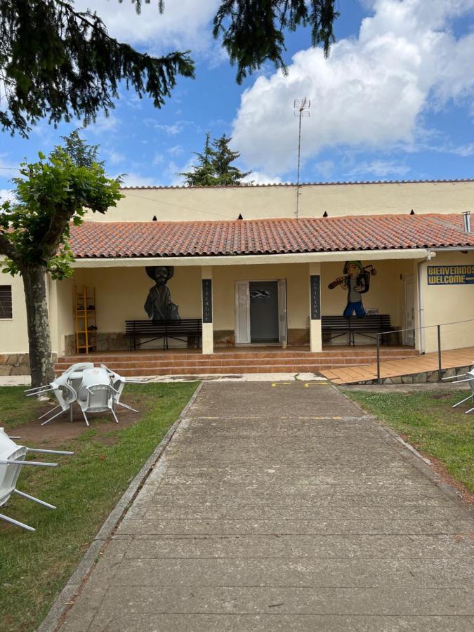Albergue Municipal Albergue San Martín del Camino Exterior foto
