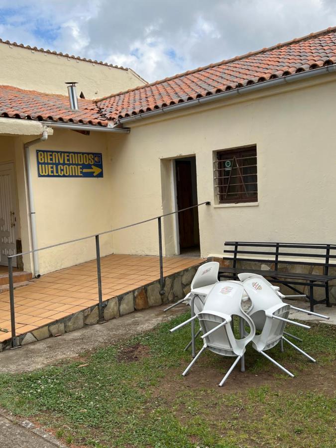 Albergue Municipal Albergue San Martín del Camino Exterior foto